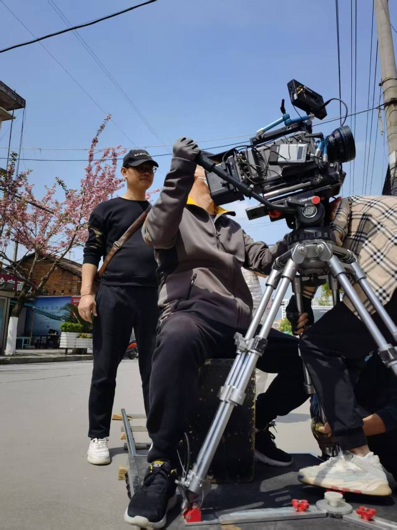 始兴县广告片拍摄：快消品牌爆款之选，网感内容适配社媒传播！